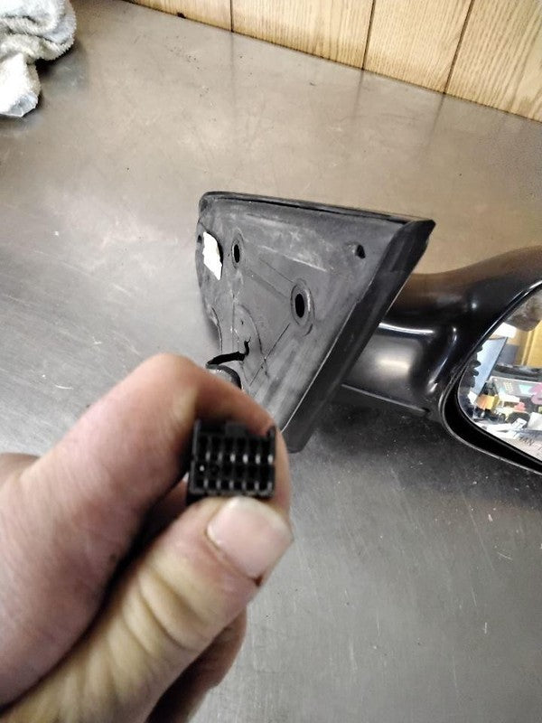 Door Mirror CHRYSLER TOWN CNTRY Right 05 06 07