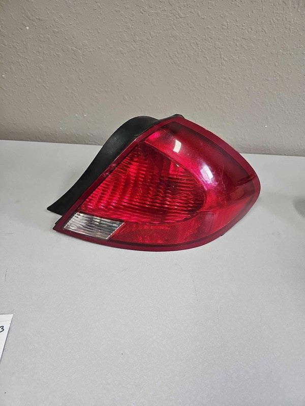 Tail Light Assembly FORD TAURUS Right 04 05 06 07