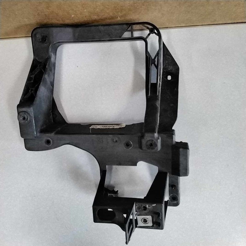 2016 Jeep Cherokee right Headlamp Mounting Bracket OEM #T510010AE
