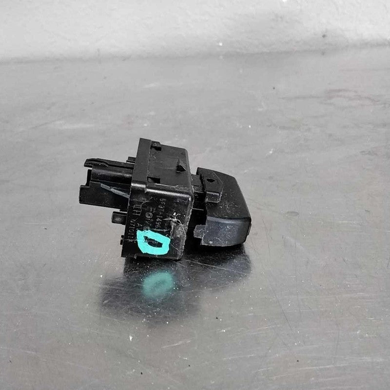 Door Switch Front MERCURY SABLE 08 09