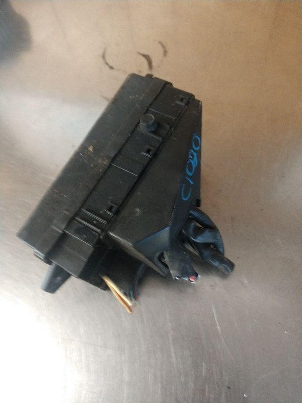 2002-2005 Subaru Legacy Engine Fuse Box OEM#82231AE07C