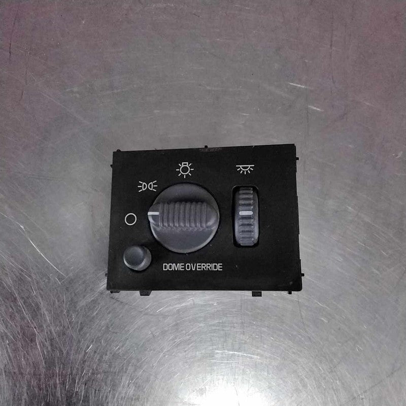 1999-2002 Headlight Switch (dash Mtd) Chevy Silverado 2500