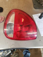 Tail Light Assembly CHRYSLER TOWN CNTRY Right 01 02 03