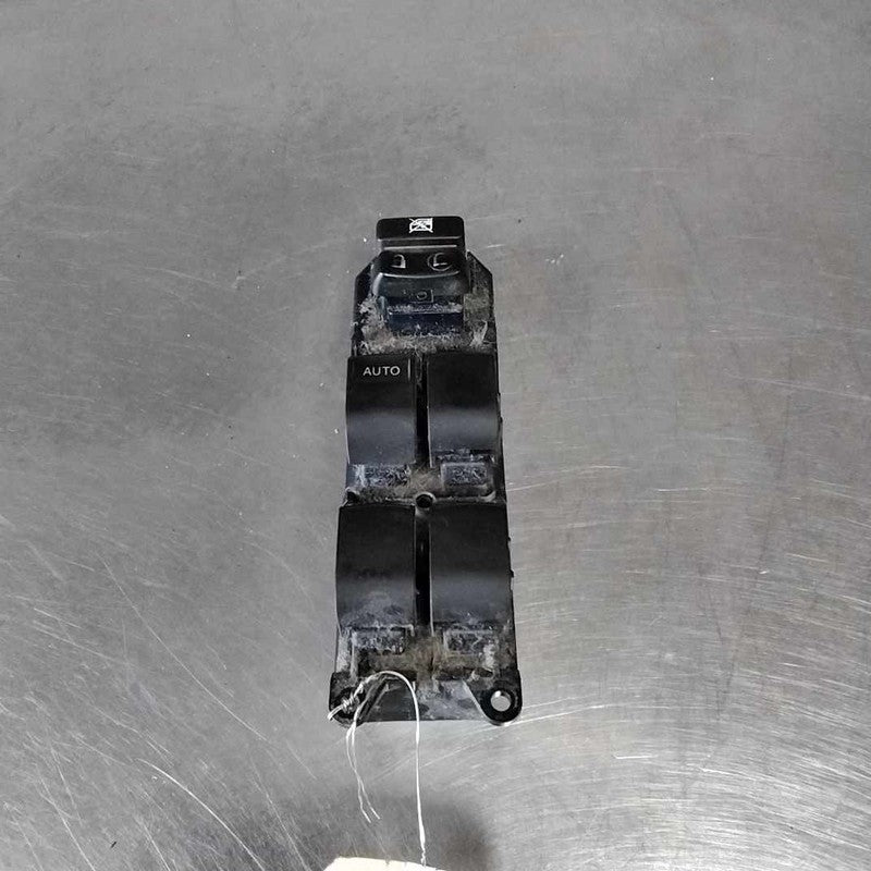 Door Switch Front PONTIAC VIBE 09 10