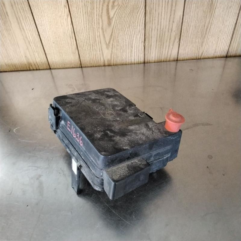 2010 Chevrolet Equinox Engine Fuse Box OEM#20848337