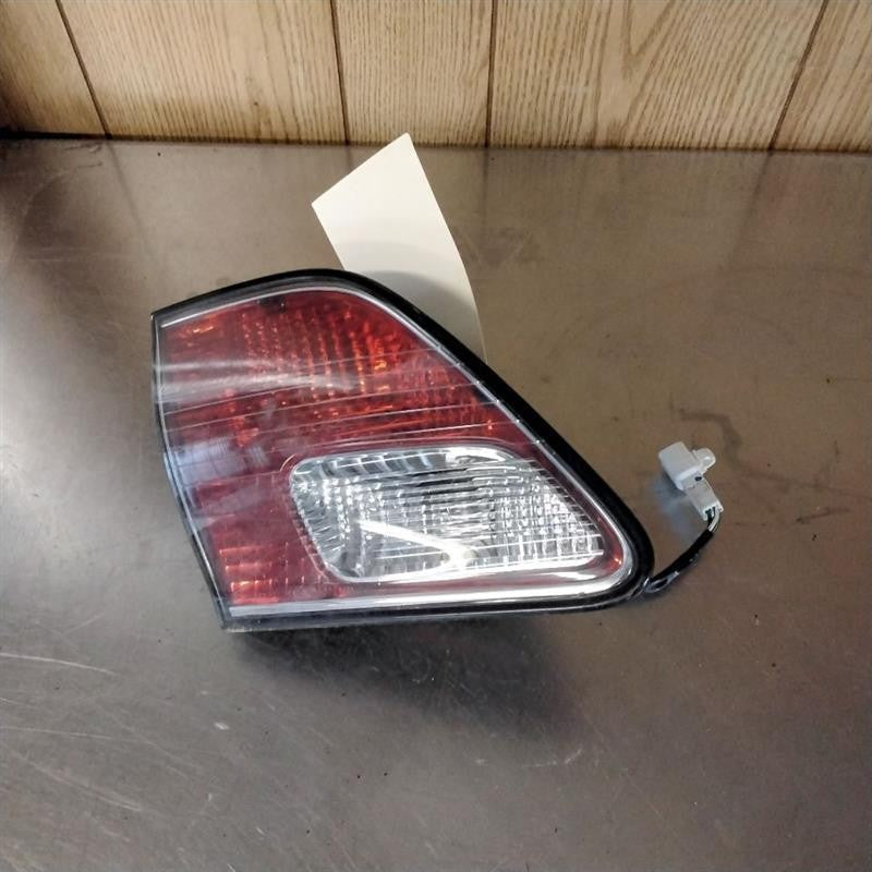 Tail Light Assembly LEXUS ES300 Right 02 03