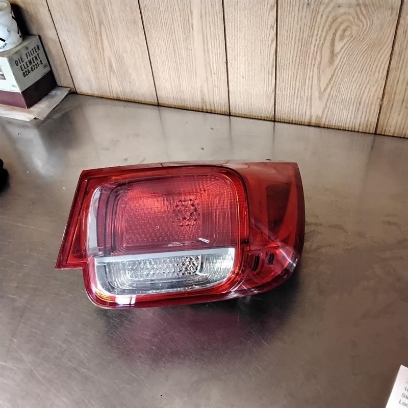Tail Light Assembly CHEVY MALIBU Right 13 14 15 16