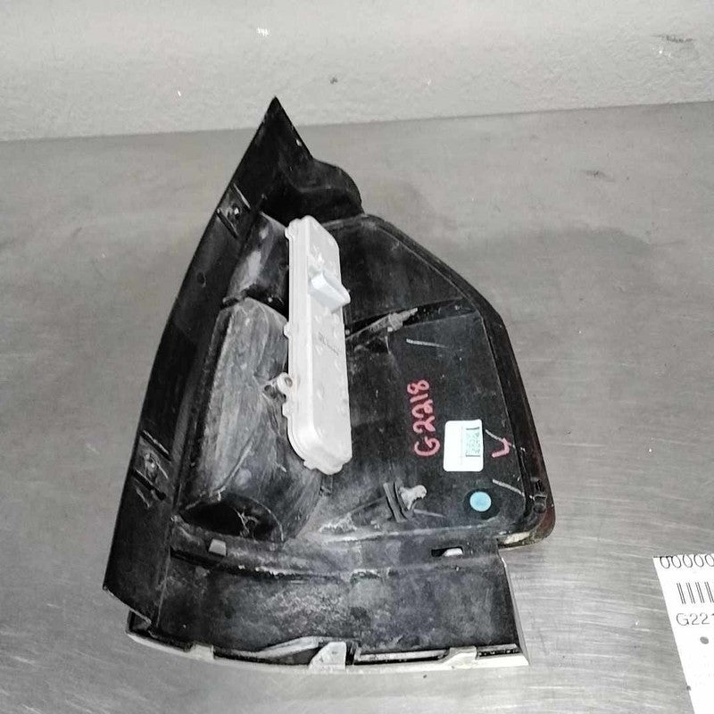 Tail Light Assembly GMC ENVOY Left 02 03 04 05 06 07 08 09