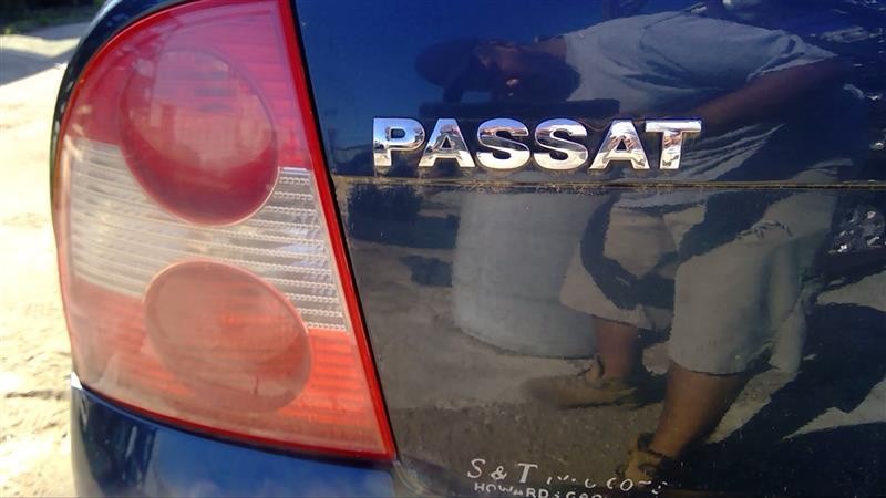 Tail Light Assembly VW PASSAT Left 01 02 03 04 05