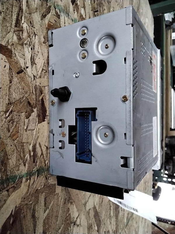 Audio & Visual Equip.(radio) BUICK REGAL 96 97 98 99 00 01 02 03