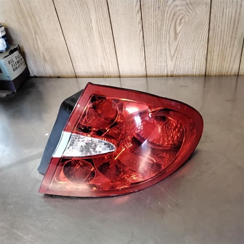 Tail Light Assembly BUICK LACROSSE Right 05 06 07 08 09