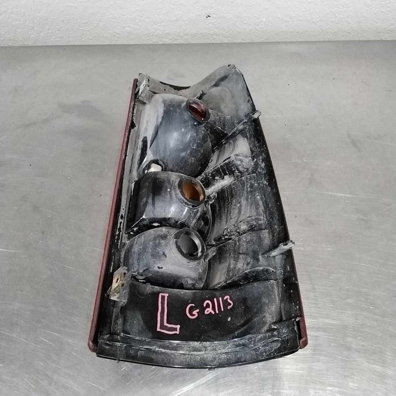 Tail Light Assembly CHEVY SILVERADO 1500 Left 99 00 01 02