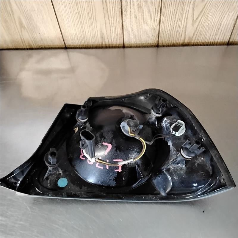 Tail Light Assembly CHEVY IMPALA Left 00 01 02 03 04