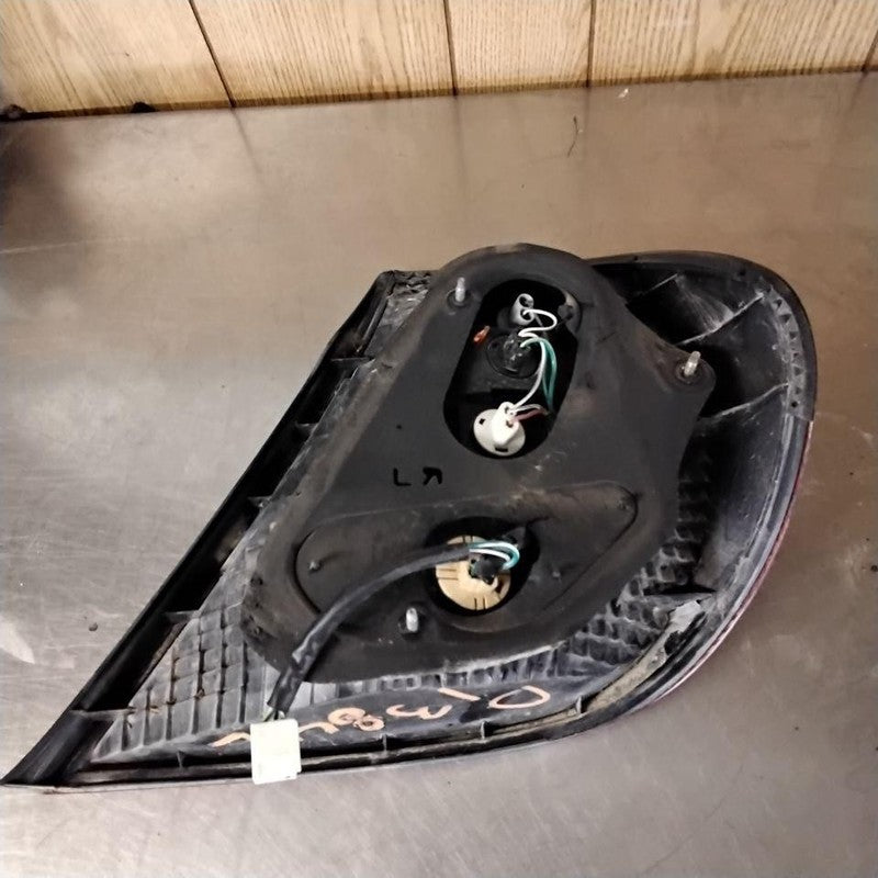 Tail Light Assembly TOYOTA CAMRY Left 02 03 04