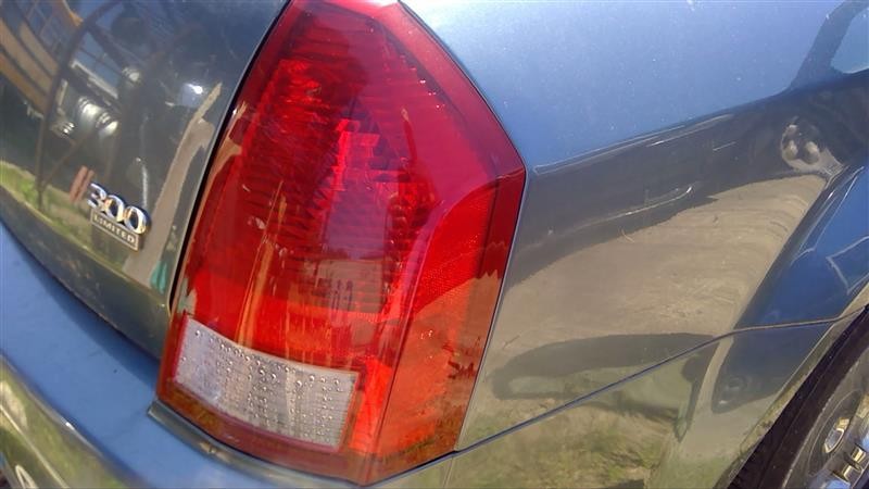 Tail Light Assembly CHRYSLER 300 Right 05 06 07