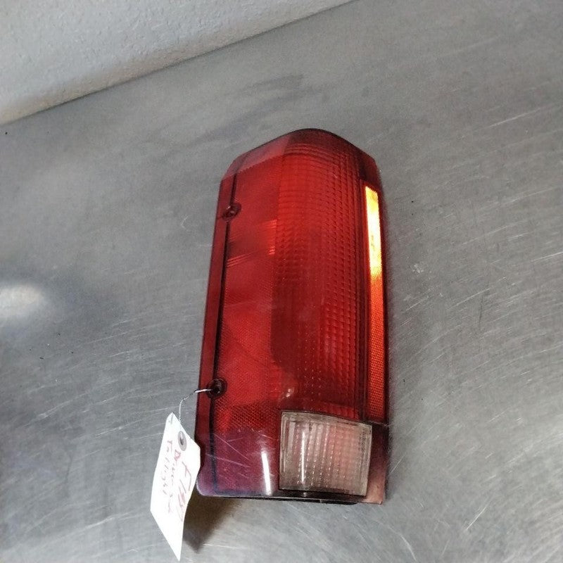 Tail Light Assembly FORD PICKUP F150 Left 87 88 89 90 91 92 93 94 95 9