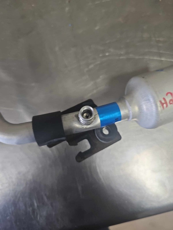 2010-12 Hyundai Santa Fe A/C Refigerant Suction Hose Evaporator to Com