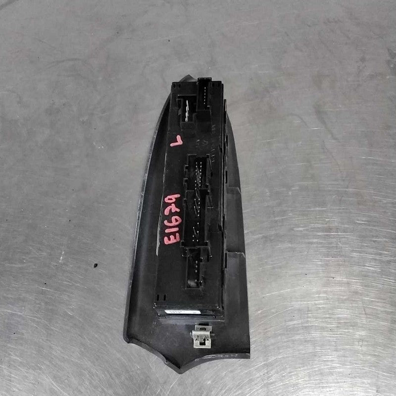 Door Switch Front TRAILBLAZER 02 03 04