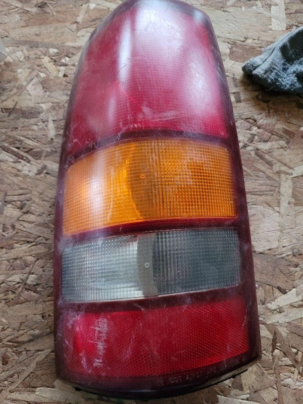 Tail Light Assembly CHEVY SILVERADO 1500 Left 99 00 01 02