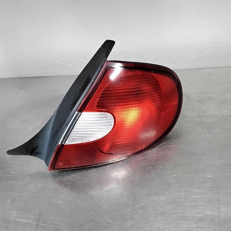 Tail Light Assembly DODGE NEON Right 00 01 02