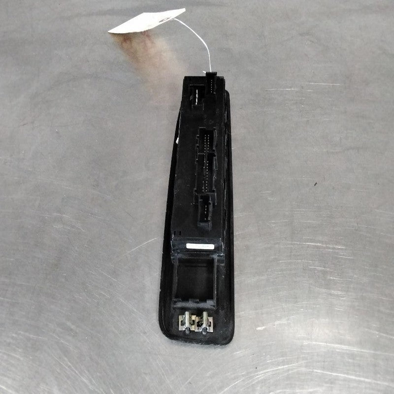 Door Switch Front GMC ENVOY 02 03 04 05
