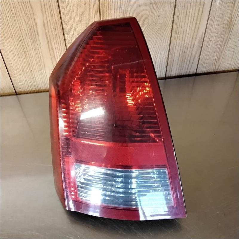 Tail Light Assembly CHRYSLER 300 Left 05 06 07