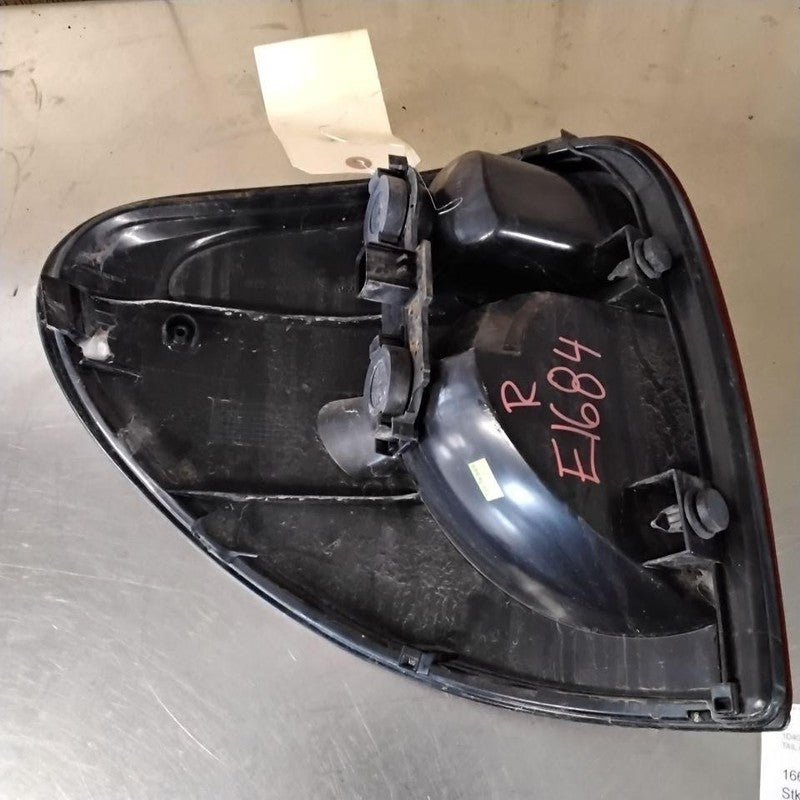 Tail Light Assembly DODGE CARAVAN Right 04 05 06 07