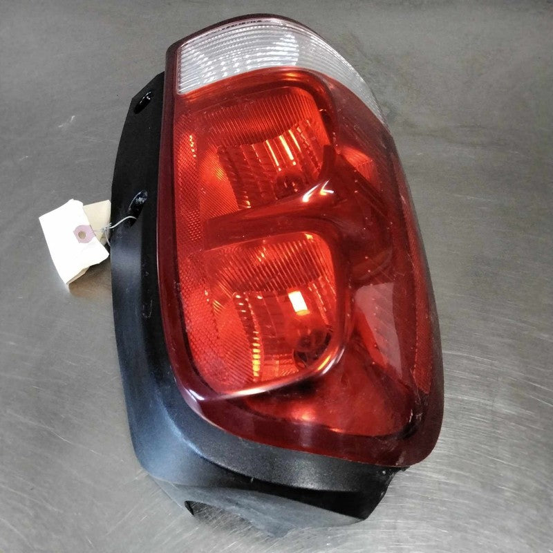 2005-2009 Chevrolet Uplander Left Tail Light Assembly
