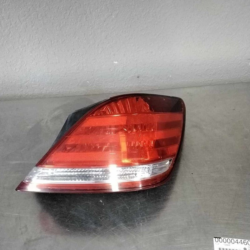 Tail Light Assembly TOYOTA AVALON Right 05 06 07 10