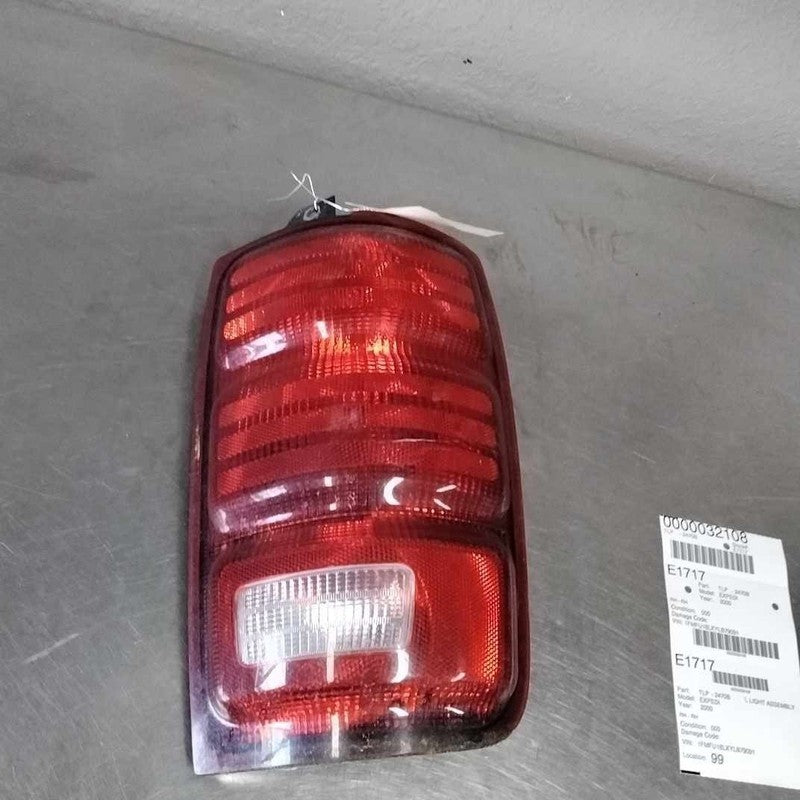 Tail Light Assembly FORD EXPEDITION Right 97 98 99 00 01 02