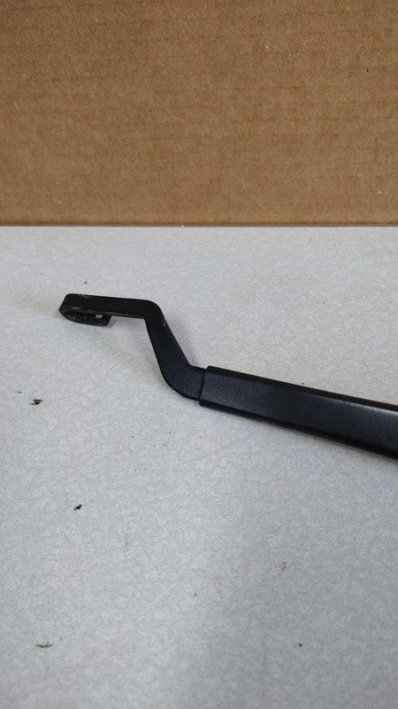2014-2023 Jeep Cherokee Right Wiper Arm OEM# 68197137AB