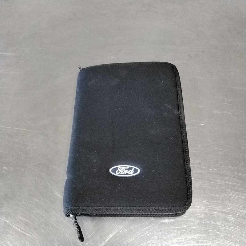 Owners Manual FORD EXPEDITION 04