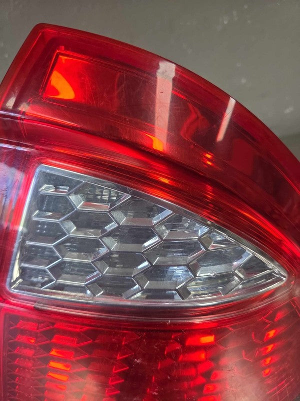 2010-2012 Ford Fusion Right Tail Light Assembly