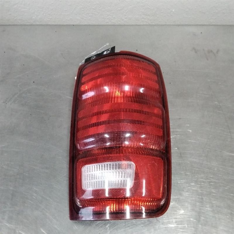 Tail Light Assembly FORD EXPEDITION Right 97 98 99 00 01 02