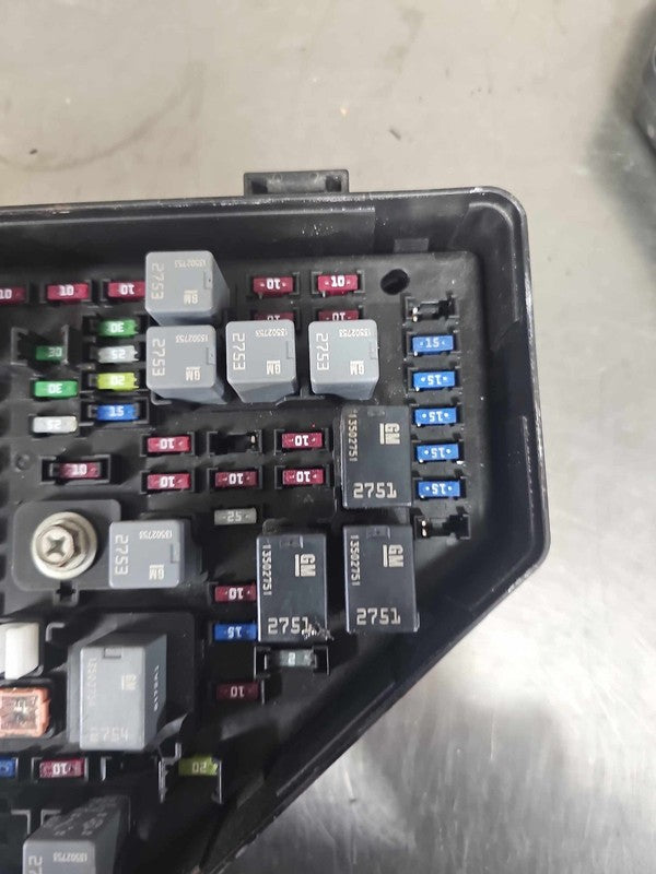 2009 Chevrolet Traverse Engine Fuse Box OEM#25909568