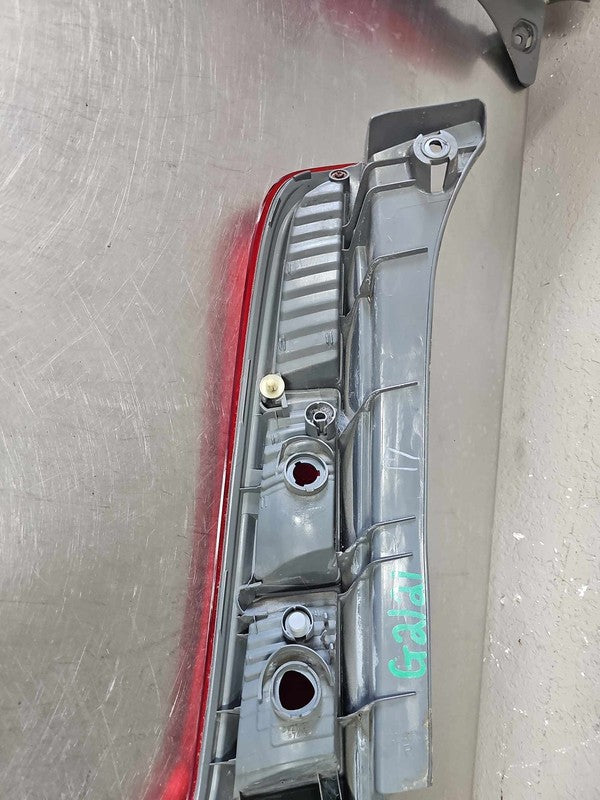 2007-2011 Honda CRV Right Tail Light Assembly OEM# 33501SWAA02