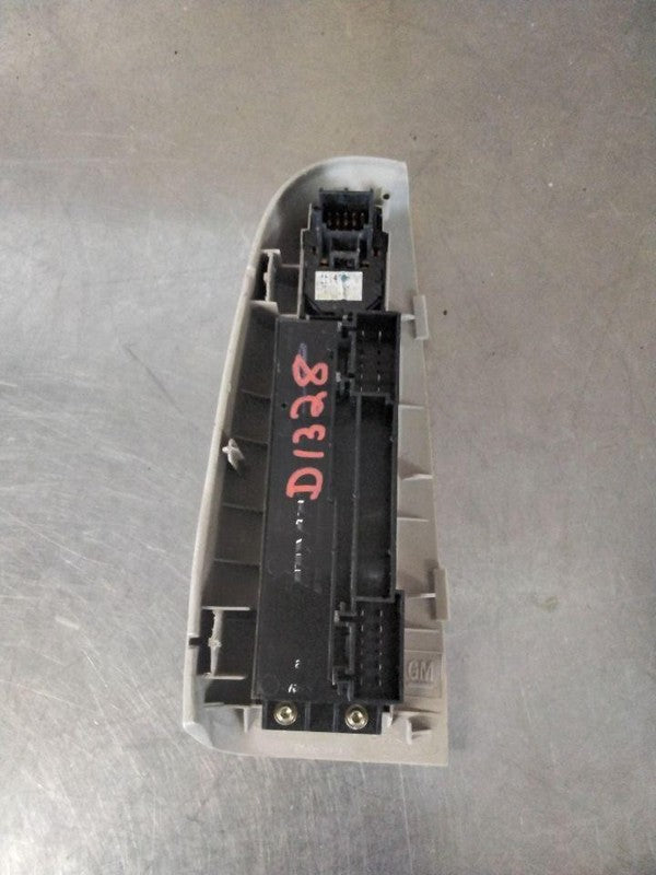 Door Switch Front SUBURBAN 1500 00 01 02