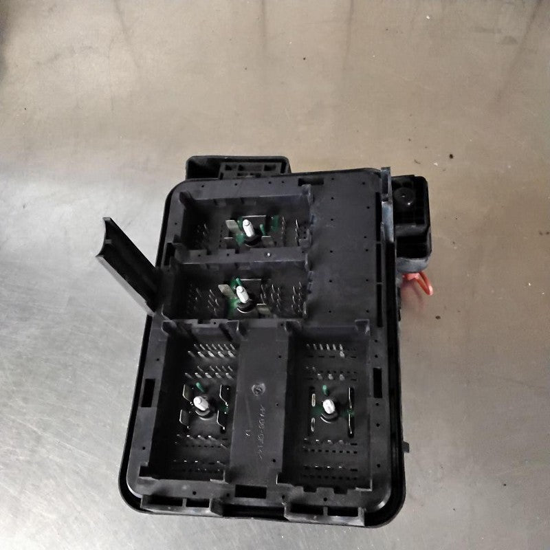 2010 Chevrolet Equinox Engine Fuse Box OEM#20848337