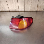Tail Light Assembly TOYOTA COROLLA Right 98 99 00 01 02