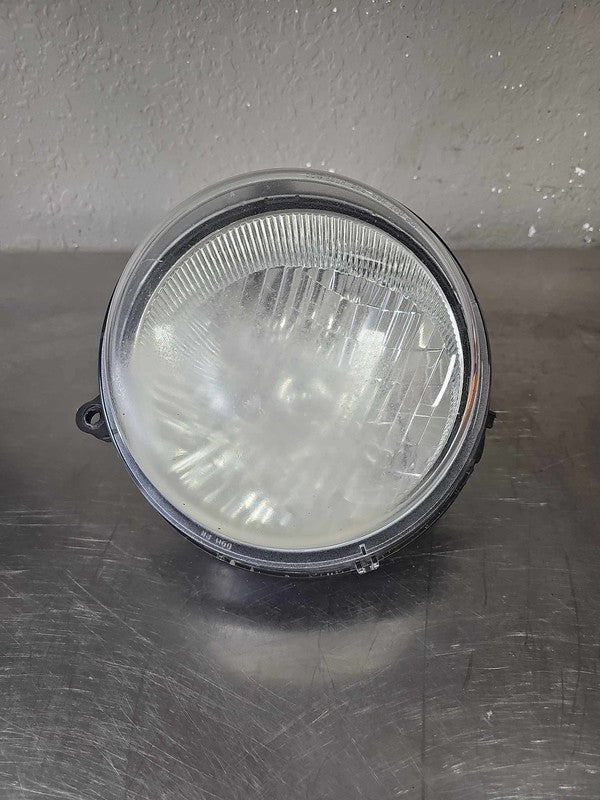 2002-2004 Jeep Liberty Right Headlamp Assembly #114-689