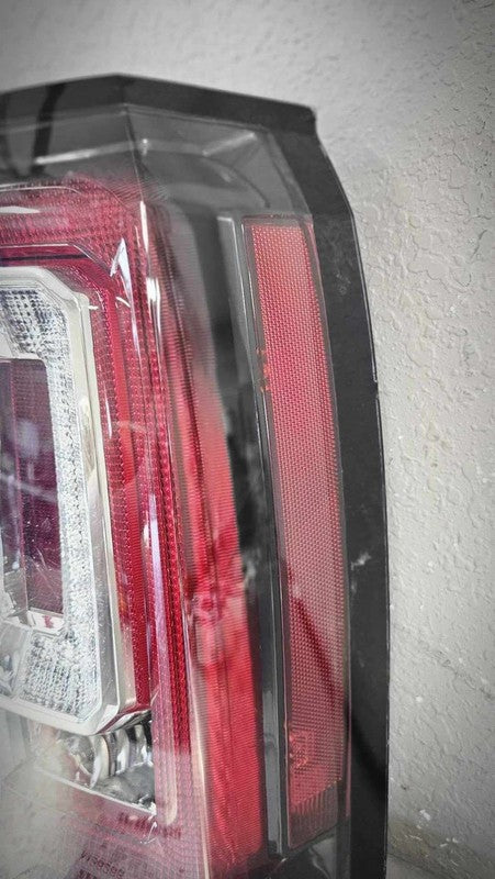 2015-2020 GMC Yukon Denali XL 1500 Right Tail Light Assembly OEM# 8453