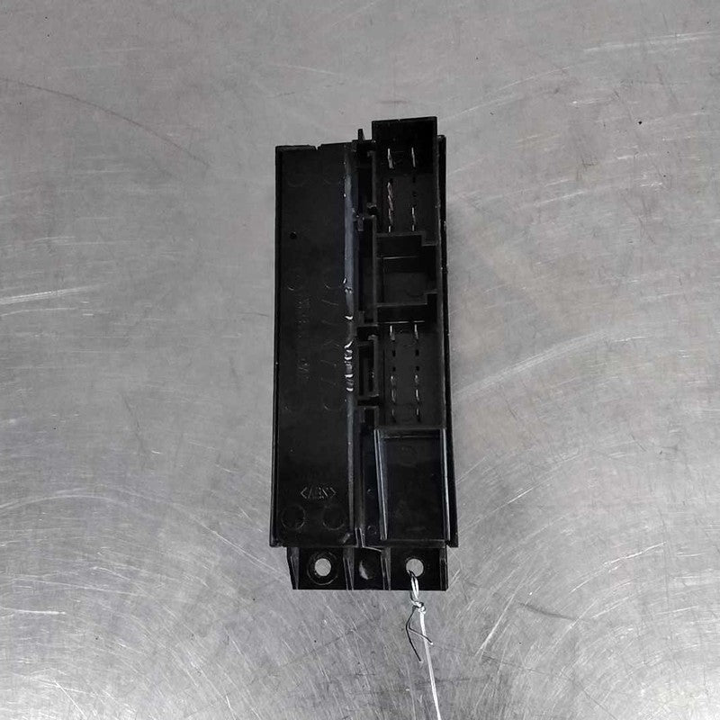 Door Switch Front CHEVY SILVERADO 1500 00 01 02