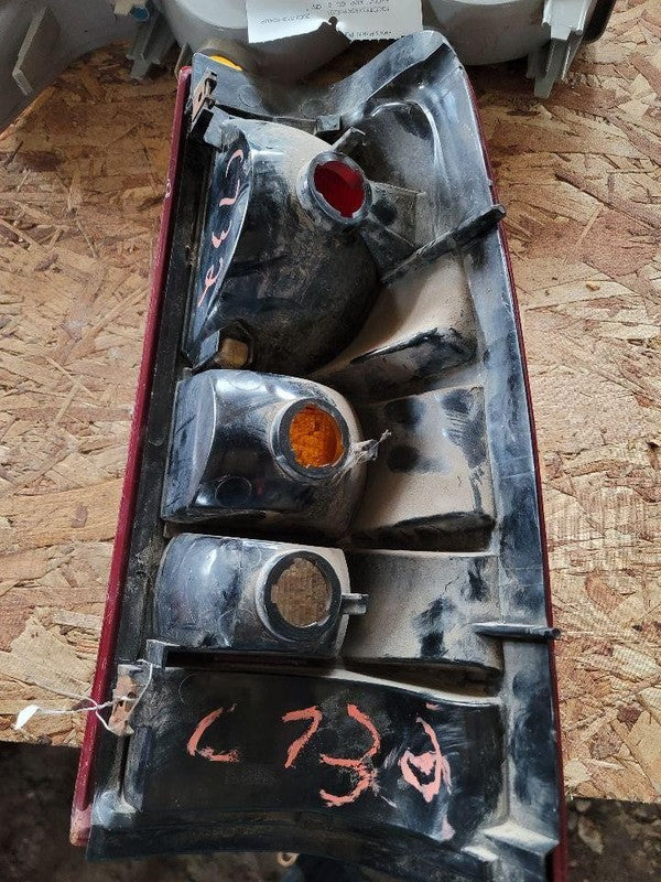Tail Light Assembly CHEVY SILVERADO 1500 Left 99 00 01 02