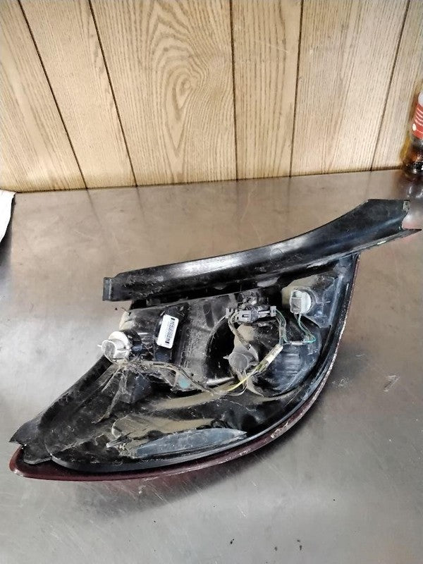 Tail Light Assembly SATURN ION Right 03 04 05 06 07