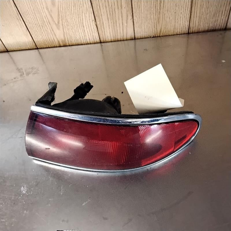 Tail Light Assembly BUICK CENTURY Right 97 98 99 00 01 02 03 04 05