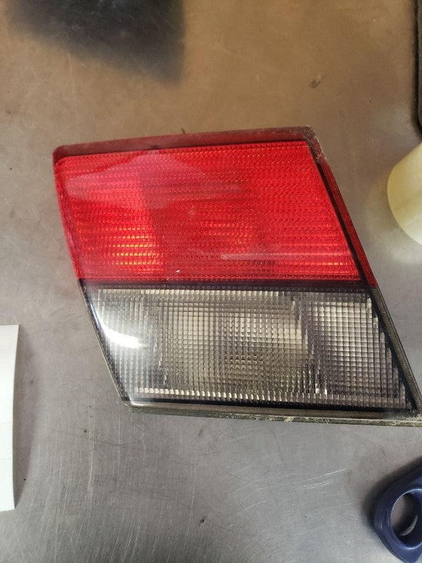 Tail Light Assembly SAAB 9-5 Left 99 00 01