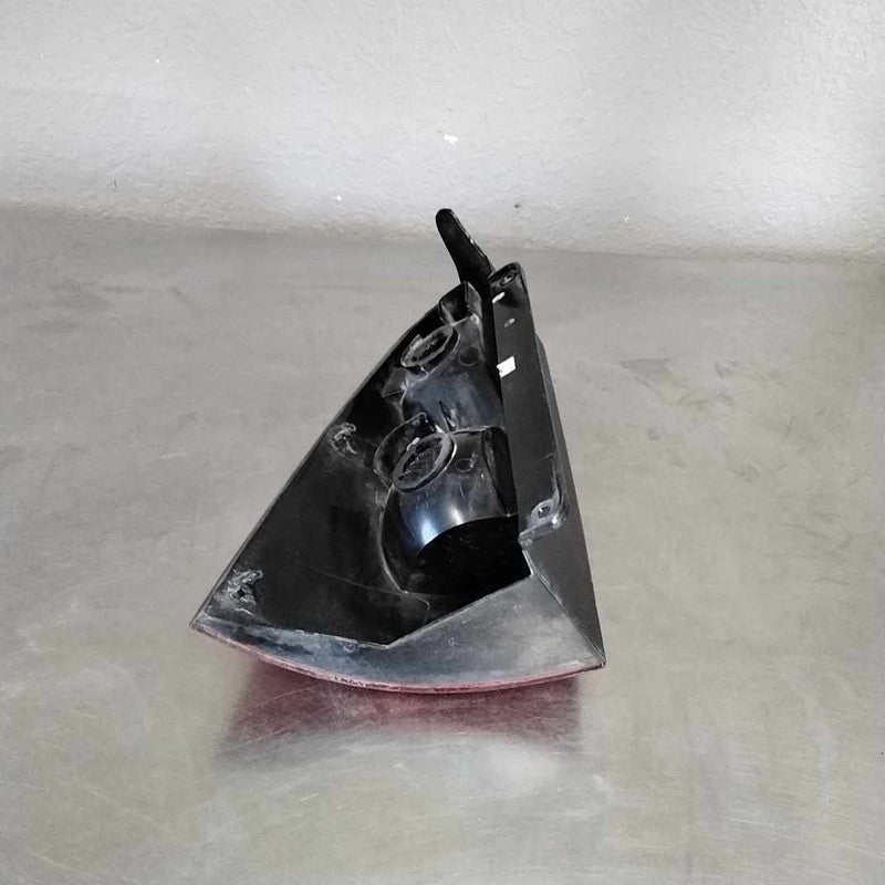 Tail Light Assembly FORD FOCUS Right 00 01 02 03 04 05 06 07