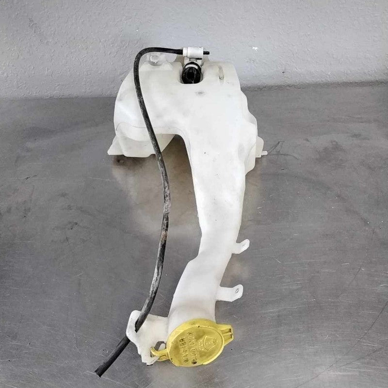 2005-2006 Jeep Grand Cherokee Washer Bottle OEM#5143580AA
