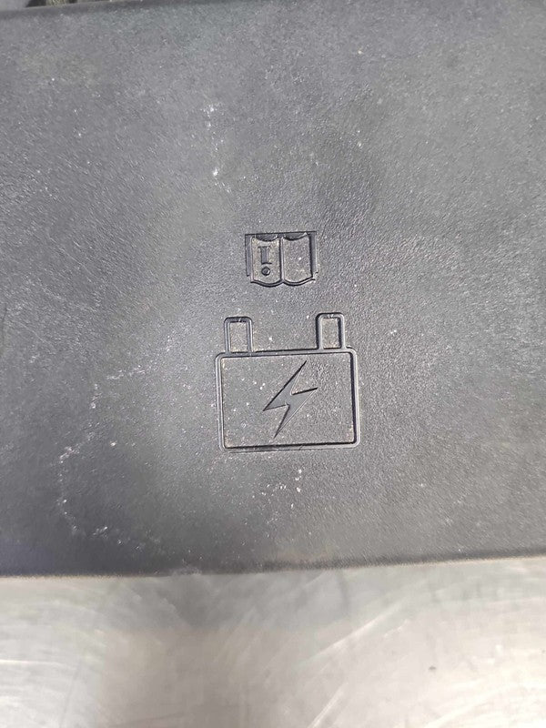 2006-2007 Dodge Charger Engine Fuse Box OEM#05161486AA