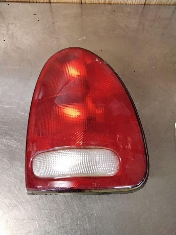 Tail Light Assembly DODGE DURANGO Right 98 99 00 01 02 03